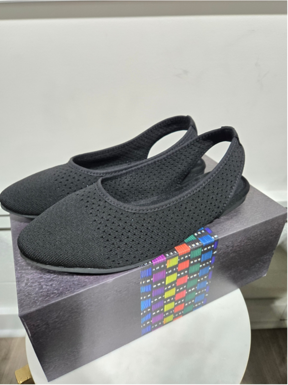 Women's Bernie Mev Black Flats Size 8.5